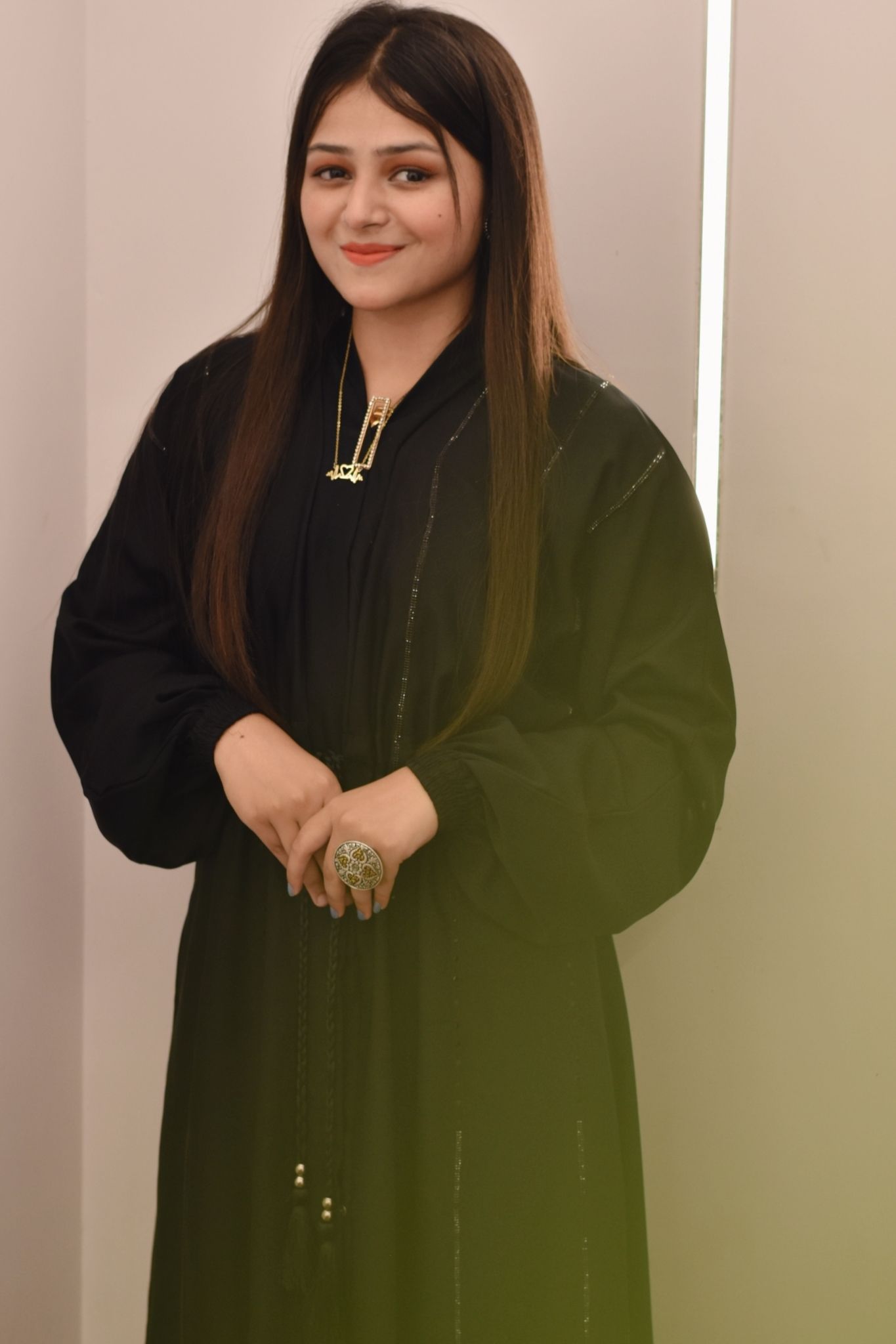 Muskan Khan cover image on socialveins portfolio