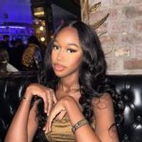 Zeinab - Paris, France Instagram influencer profile picture