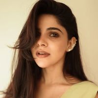 Photo of Divyabharathi 